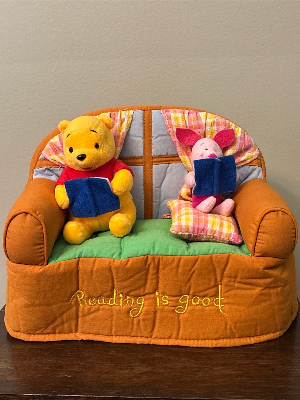 Rare Winnie The Pooh and Piglet Tissue Box Cover “Reading Is Good”